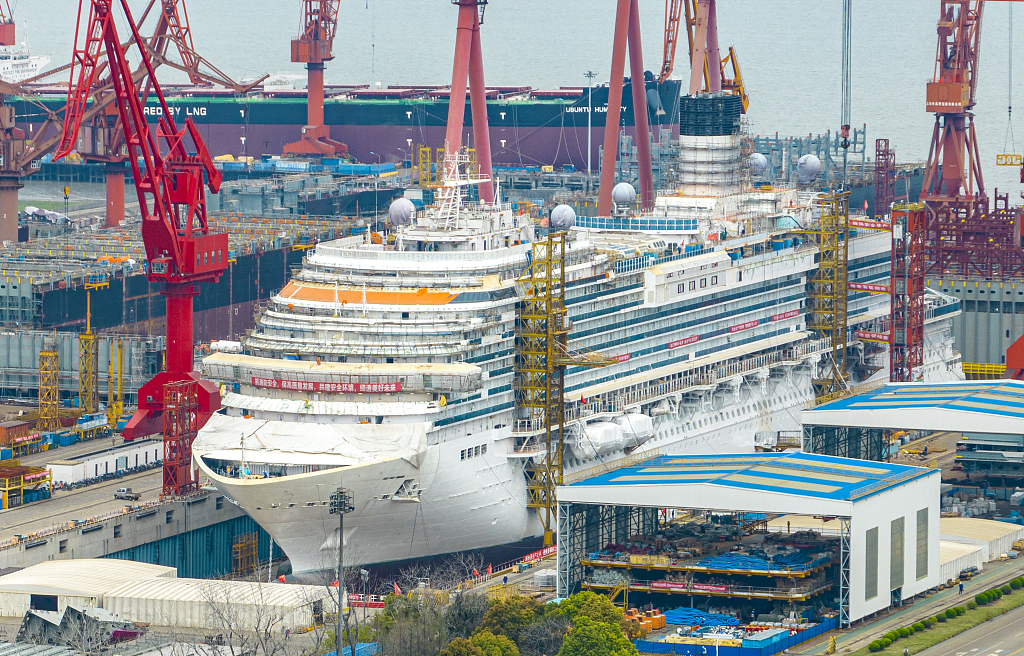 Kapal Persiaran Gergasi Buatan China Pertama Hampir Siap