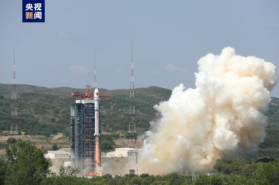 China Berjaya Lancar Empat Satelit ke Orbit